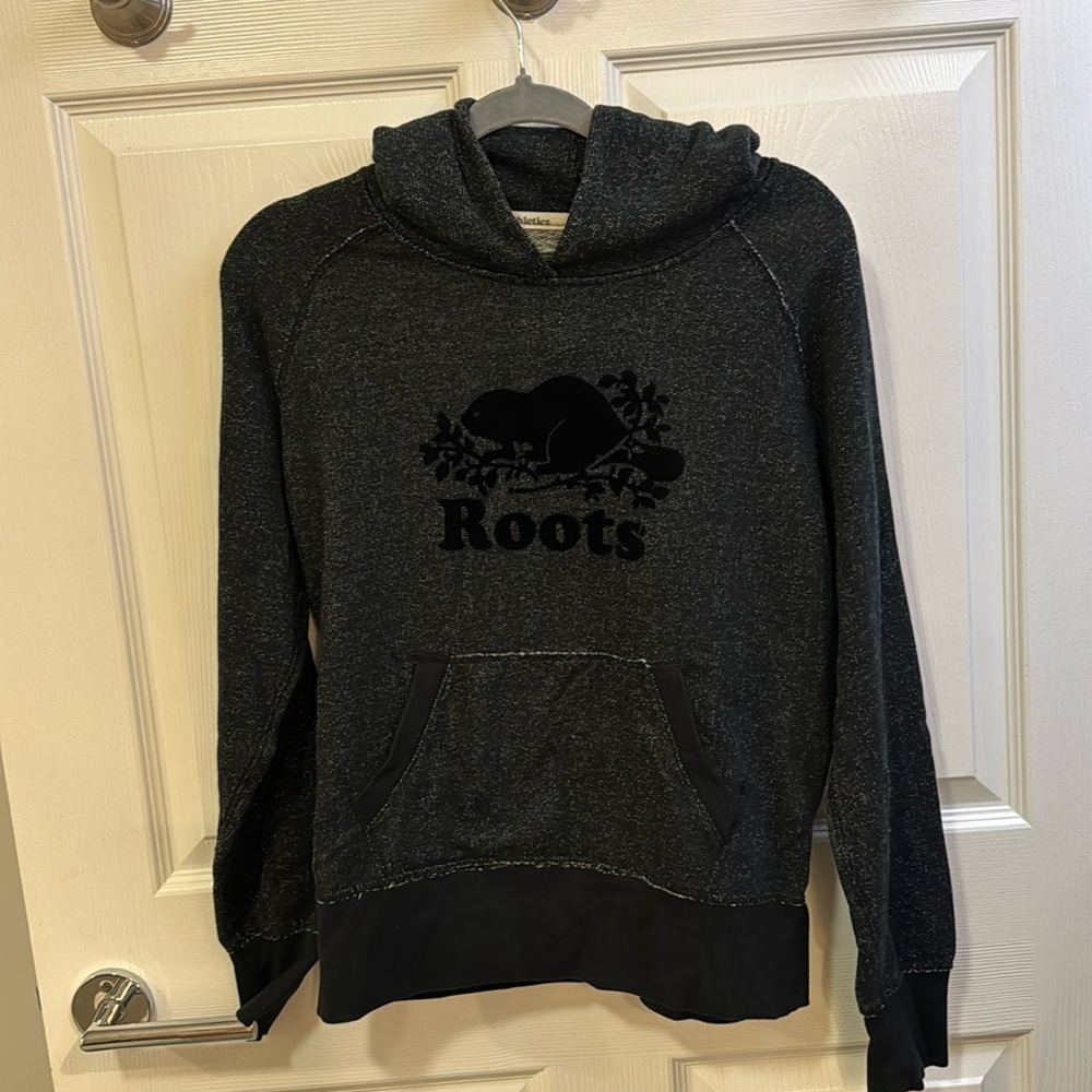 Juniors size medium roots pull over with hood black perfect condition